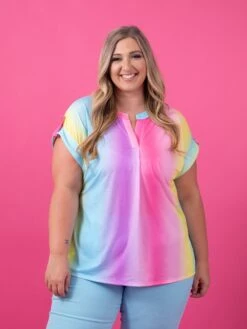 Lizzy Wrinkle Free Short Sleeve Ombre Top | S - 3X