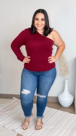 Single On A Saturday Night Top *Final Sale* -Bee Cool Store L2eGBYQfPWUV2GN2jOQGnbPDZOP1Bgj439ij0aef