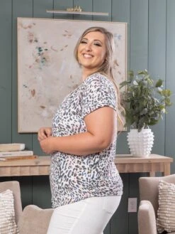 Animal Print Short Sleeve Top | S - 3X -Bee Cool Store d32881b3f1e52c6b0b0b0c40308a6b8e