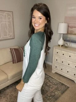 Rainbow Of Luck Tee | S-3XL *Final Sale* -Bee Cool Store eTAniwrgnbLQPsX203LqMfBpXqrMvGBpDPRTqBua