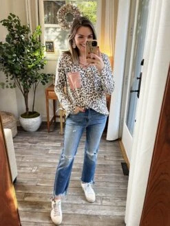 Criss Cross Animal Top W/ Pocket | S - 3XL